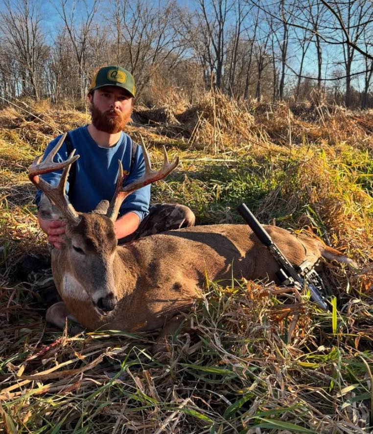 8.6 Blackout deer hunting indiana buck